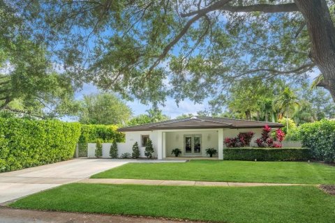 House in Miami, Florida 4 bedrooms, 227.8 sq.m. № 2088207