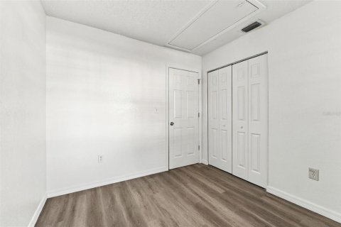 Villa ou maison à vendre à Tampa, Floride: 3 chambres, 85.1 m2 № 2406972 - photo 2