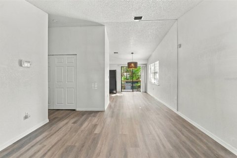 Villa ou maison à vendre à Tampa, Floride: 3 chambres, 85.1 m2 № 2406972 - photo 18