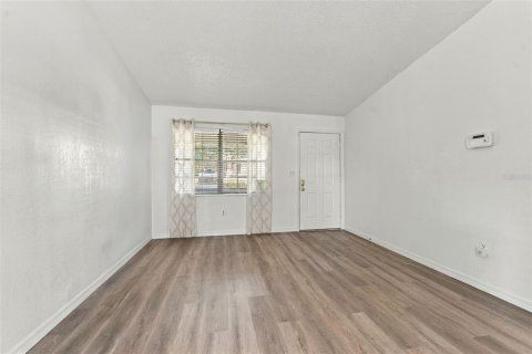 Villa ou maison à vendre à Tampa, Floride: 3 chambres, 85.1 m2 № 2406972 - photo 17