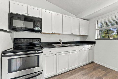 Villa ou maison à vendre à Tampa, Floride: 3 chambres, 85.1 m2 № 2406972 - photo 23