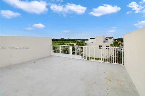 Adosado en venta en Homestead, Florida, 4 dormitorios, 129.88 m2 № 2016182 - foto 21