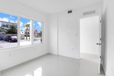 Adosado en venta en Homestead, Florida, 4 dormitorios, 129.88 m2 № 2016182 - foto 8