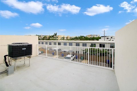 Adosado en venta en Homestead, Florida, 4 dormitorios, 129.88 m2 № 2016182 - foto 23