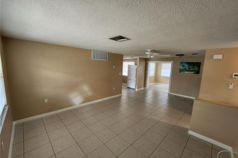 Casa en alquiler en Holiday, Florida, 2 dormitorios, 102.19 m2 № 2116452 - foto 10