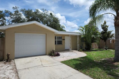 Casa en Holiday, Florida 2 dormitorios, 102.19 m2 № 2116452