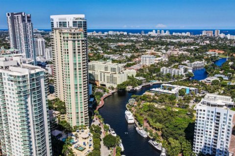 Condominio en venta en Fort Lauderdale, Florida, 2 dormitorios, 196.02 m2 № 724604 - foto 1