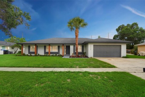 Casa en venta en Orlando, Florida, 4 dormitorios, 208.1 m2 № 1798624 - foto 1