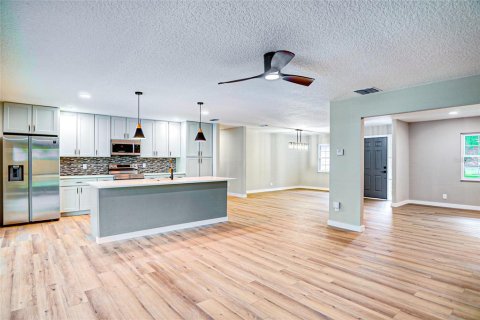 Casa en venta en Orlando, Florida, 4 dormitorios, 208.1 m2 № 1798624 - foto 10