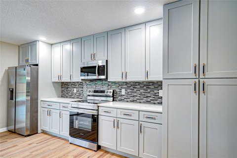 Casa en venta en Orlando, Florida, 4 dormitorios, 208.1 m2 № 1798624 - foto 6
