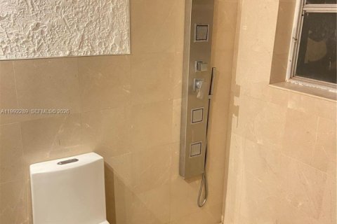 Casa en alquiler en Hollywood, Florida, 2 dormitorios, 118.54 m2 № 2063893 - foto 5