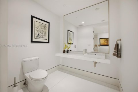 Condo in Miami, Florida, 2 bedrooms № 2006762 - photo 23