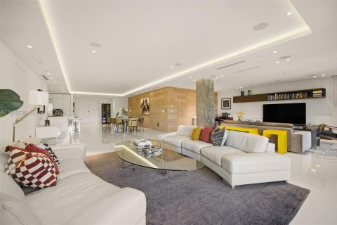 Condo in Miami, Florida, 2 bedrooms № 2006762 - photo 14