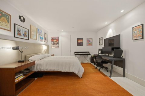 Condo in Miami, Florida, 2 bedrooms № 2006762 - photo 16