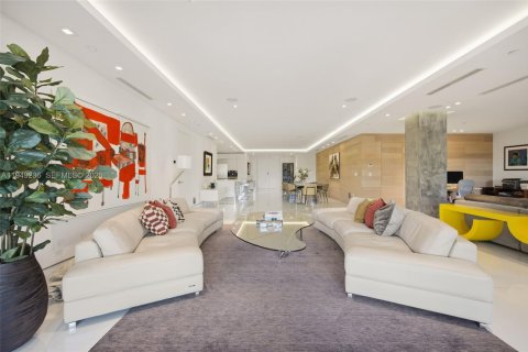 Condo in Miami, Florida, 2 bedrooms № 2006762 - photo 12