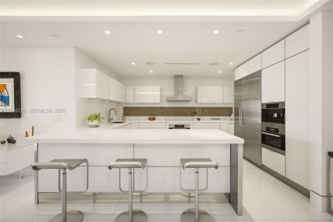 Condo in Miami, Florida, 2 bedrooms № 2006762 - photo 6