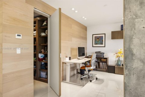 Condo in Miami, Florida, 2 bedrooms № 2006762 - photo 20