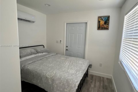 Villa ou maison à louer à Hollywood, Floride: 1 chambre, 213.12 m2 № 2084296 - photo 6