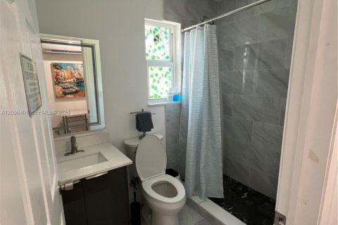 Villa ou maison à louer à Hollywood, Floride: 1 chambre, 213.12 m2 № 2084296 - photo 7