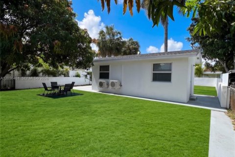 Villa ou maison à louer à Hollywood, Floride: 1 chambre, 213.12 m2 № 2084296 - photo 8