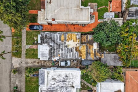 House in Hallandale Beach, Florida 3 bedrooms, 170.01 sq.m. № 2026088 - photo 6