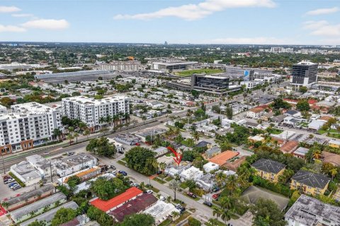 House in Hallandale Beach, Florida 3 bedrooms, 170.01 sq.m. № 2026088 - photo 23