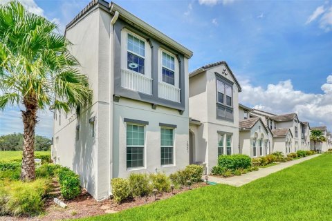 House in Davenport, Florida 4 bedrooms, 194.54 sq.m. № 1901866 - photo 2