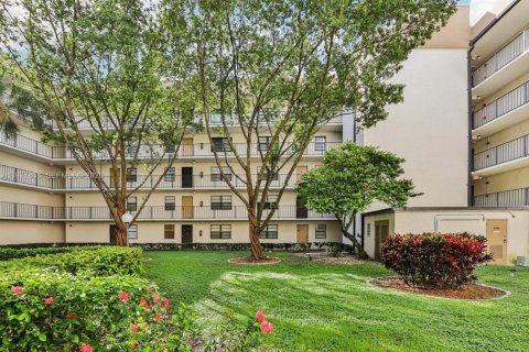 Condominio en venta en Tamarac, Florida, 2 dormitorios, 95.69 m2 № 2042445 - foto 5