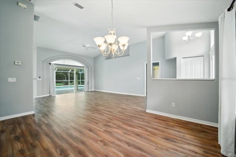 House in Palm Coast, Florida 3 bedrooms, 178.37 sq.m. № 1903890 - photo 7