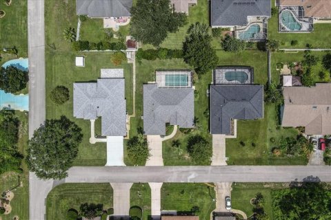 House in Palm Coast, Florida 3 bedrooms, 178.37 sq.m. № 1903890 - photo 17