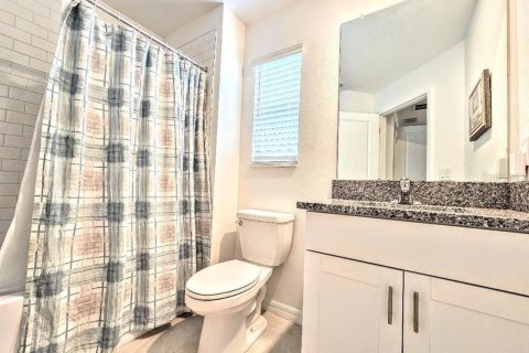 Townhouse in San Antonio, Florida 2 bedrooms, 143.16 sq.m. № 1903821 - photo 9