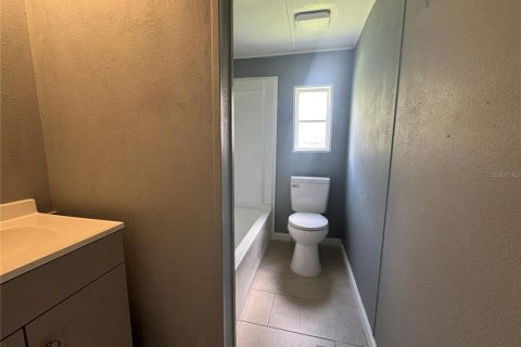 Apartamento en alquiler en Dover, Florida, 3 dormitorios, 92.9 m2 № 1917346 - foto 13