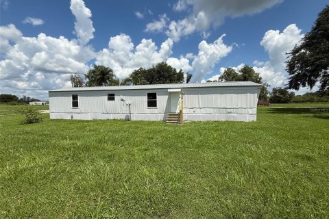 Apartamento en alquiler en Dover, Florida, 3 dormitorios, 92.9 m2 № 1917346 - foto 1