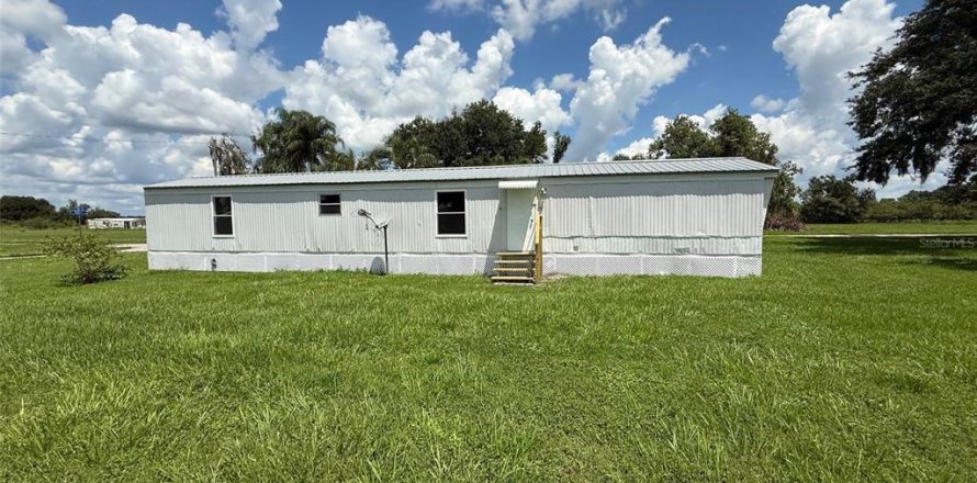 Apartamento en Dover, Florida 3 dormitorios, 92.9 m2 № 1917346