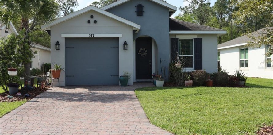 House in Kissimmee, Florida 2 bedrooms, 146.51 sq.m. № 2103838