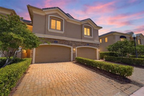 Adosado en venta en Saint Petersburg, Florida, 3 dormitorios, 273.32 m2 № 2126914 - foto 2