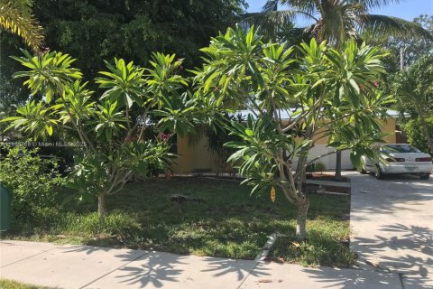 Casa en venta en Deerfield Beach, Florida, 2 dormitorios, 109.81 m2 № 1941629 - foto 6
