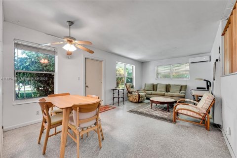 Casa en venta en Deerfield Beach, Florida, 2 dormitorios, 109.81 m2 № 1941629 - foto 12