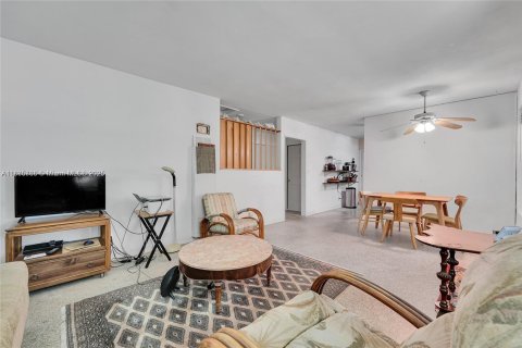 Casa en venta en Deerfield Beach, Florida, 2 dormitorios, 109.81 m2 № 1941629 - foto 8
