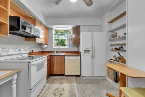 Casa en venta en Deerfield Beach, Florida, 2 dormitorios, 109.81 m2 № 1941629 - foto 10