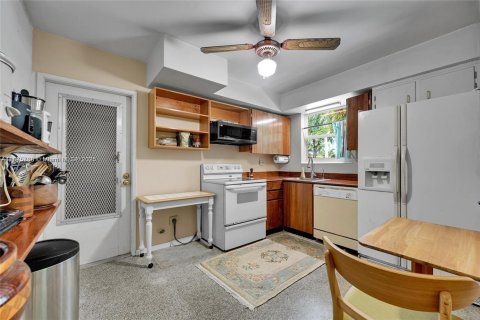 Casa en venta en Deerfield Beach, Florida, 2 dormitorios, 109.81 m2 № 1941629 - foto 11