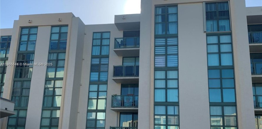 Condo à Miami, Floride, 2 chambres № 1965775