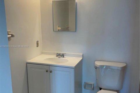 Copropriété à louer à Miami, Floride: 2 chambres, 78.97 m2 № 1965775 - photo 7