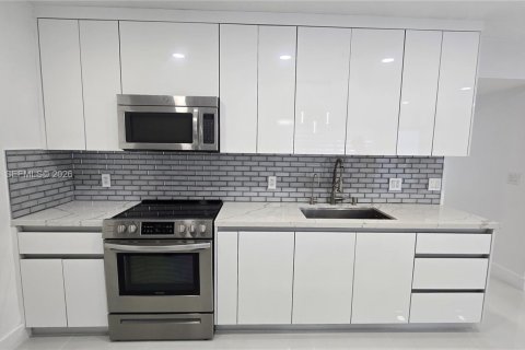 Casa en alquiler en Hollywood, Florida, 3 dormitorios, 143.91 m2 № 2008819 - foto 7