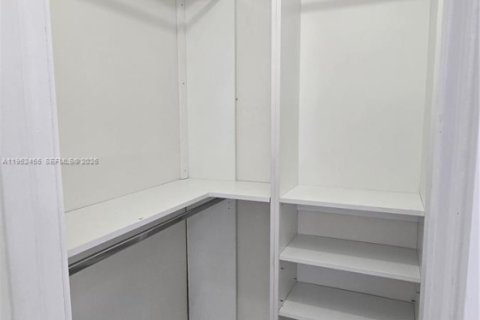 Casa en alquiler en Hollywood, Florida, 3 dormitorios, 143.91 m2 № 2008819 - foto 22