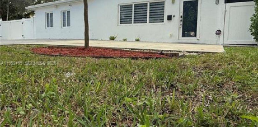 Casa en Hollywood, Florida 3 dormitorios, 143.91 m2 № 2008819