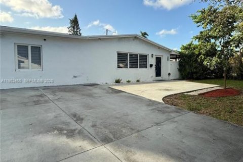 Casa en alquiler en Hollywood, Florida, 3 dormitorios, 143.91 m2 № 2008819 - foto 3