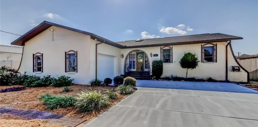 Villa ou maison à Palm Harbor, Floride 3 chambres, 161 m2 № 2223291