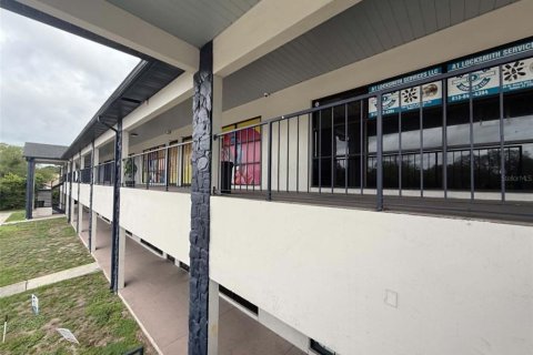 Propiedad comercial en venta en Tampa, Florida, 2184.32 m2 № 2226525 - foto 8