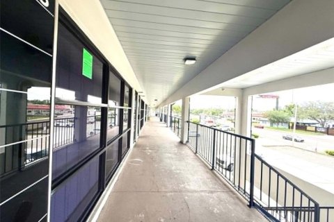 Propiedad comercial en venta en Tampa, Florida, 2184.32 m2 № 2226525 - foto 9